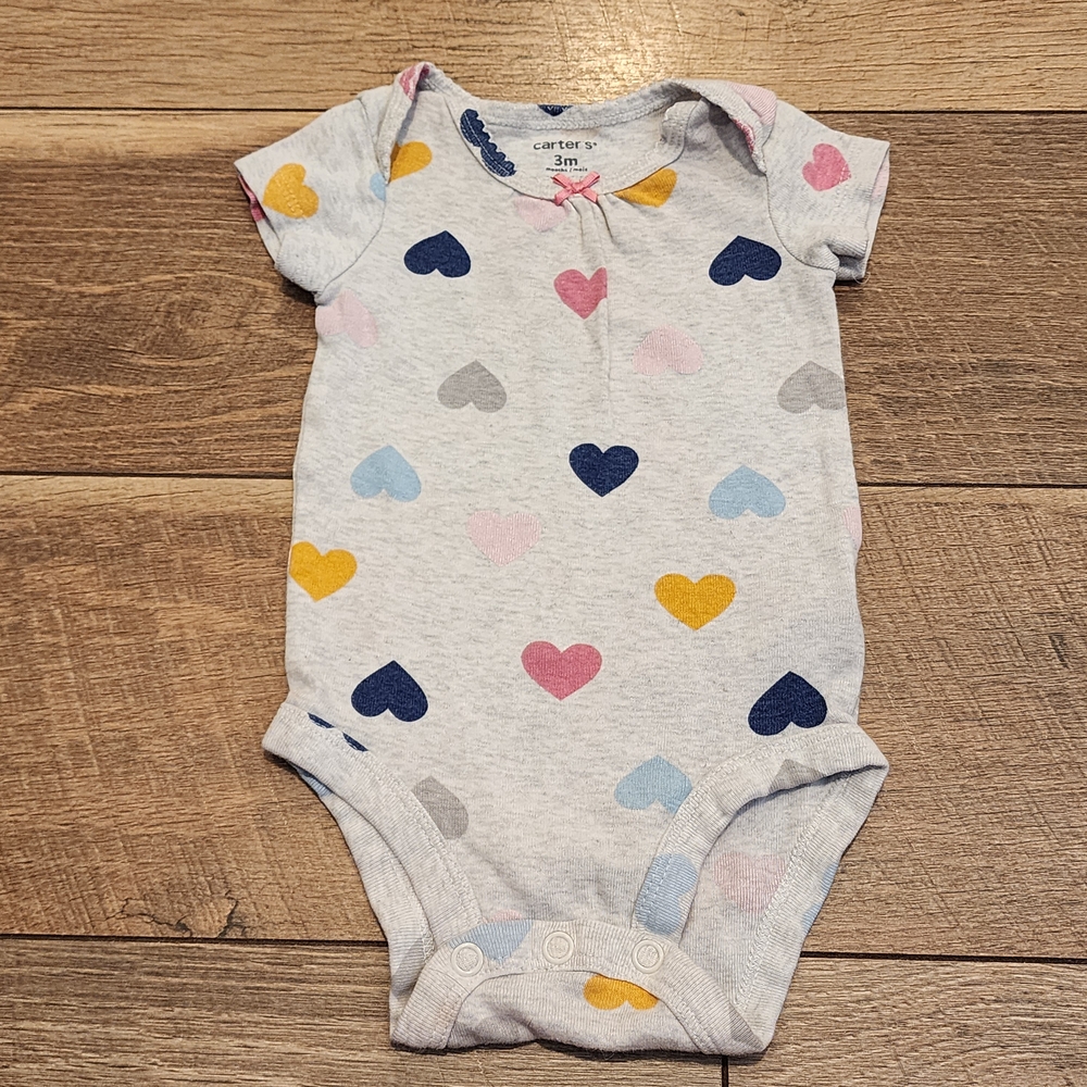 Carter's Gray with Hearts Bodysuit One Piece 3m